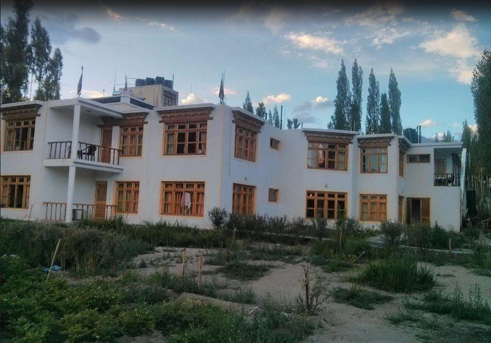 Hotel Ladakh Heaven Лех Екстер'єр фото