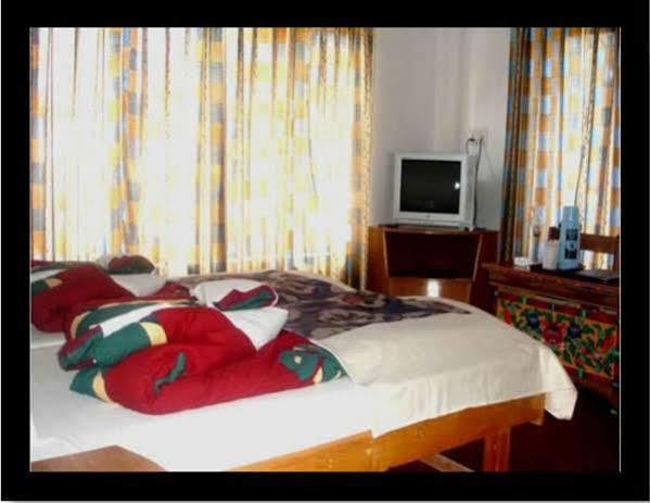 Hotel Ladakh Heaven Лех Екстер'єр фото
